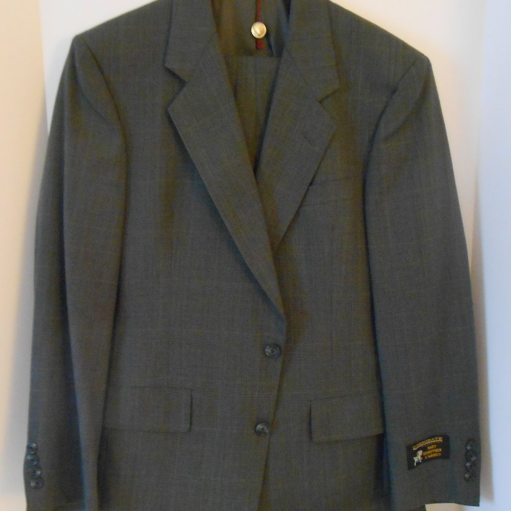 NWT Hart Schaffner Marx 2 piece suit 40R Grey